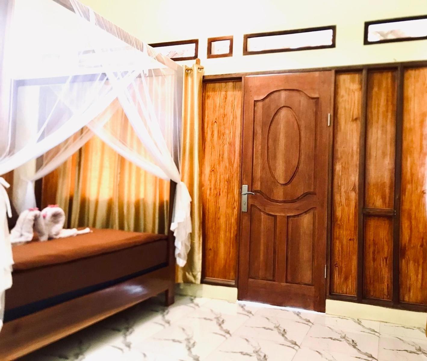 R5 Keramba Inn ブキットラワン エクステリア 写真